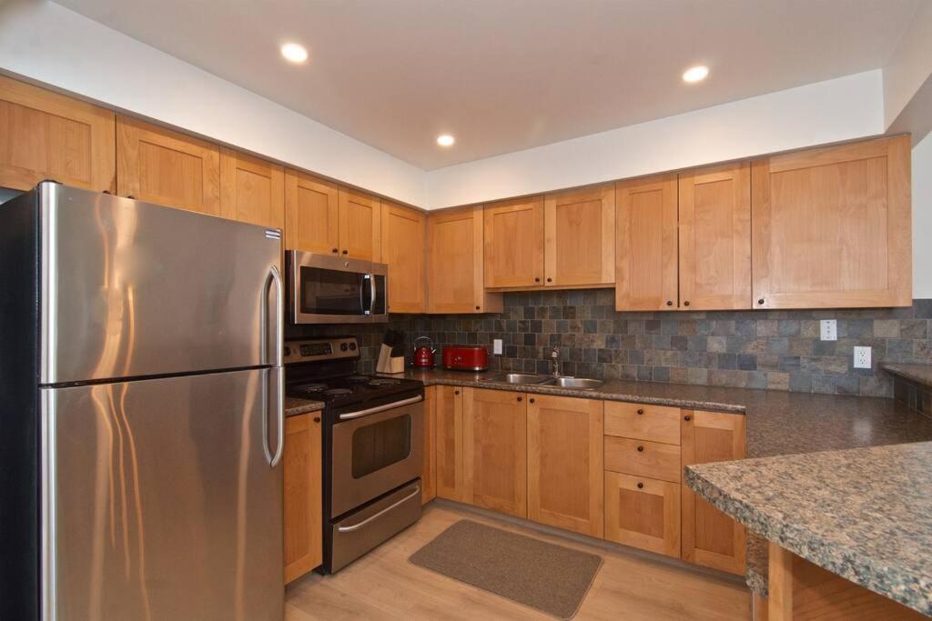 Powderhorn By Whistler Blackcomb Vacation Rentals Exterior photo