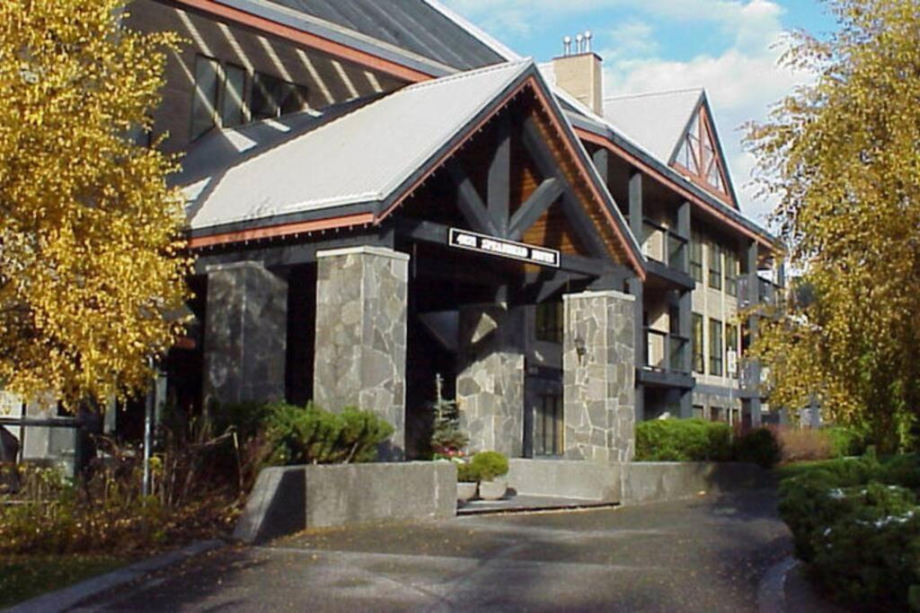 Powderhorn By Whistler Blackcomb Vacation Rentals Exterior photo